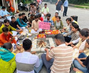 yagya karite huve