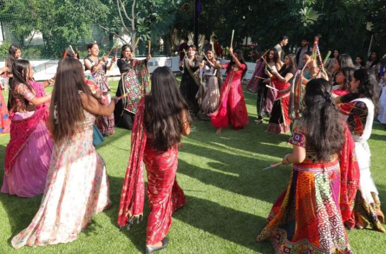 Navrati dandiya